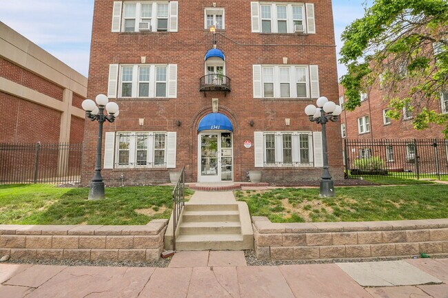 Primary Photo - $1,400.00 - 1 Bed, 1 Bath, Condo in Denver...