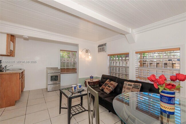 Building Photo - 1611 Fletcher St