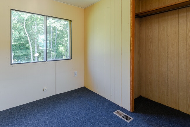 Building Photo - 16 Hilltop Dr