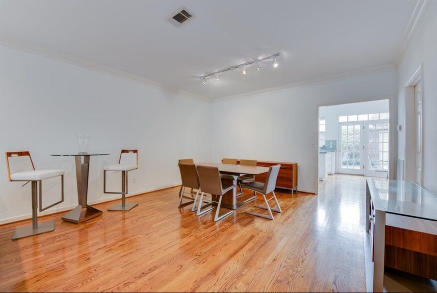 Building Photo - 2307 Huldy St