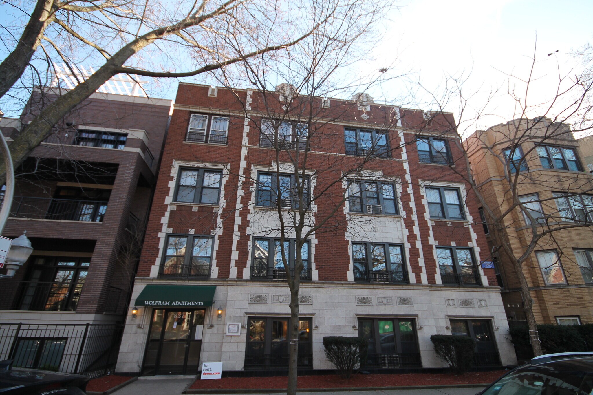 Building Photo - 837 W Wolfram St