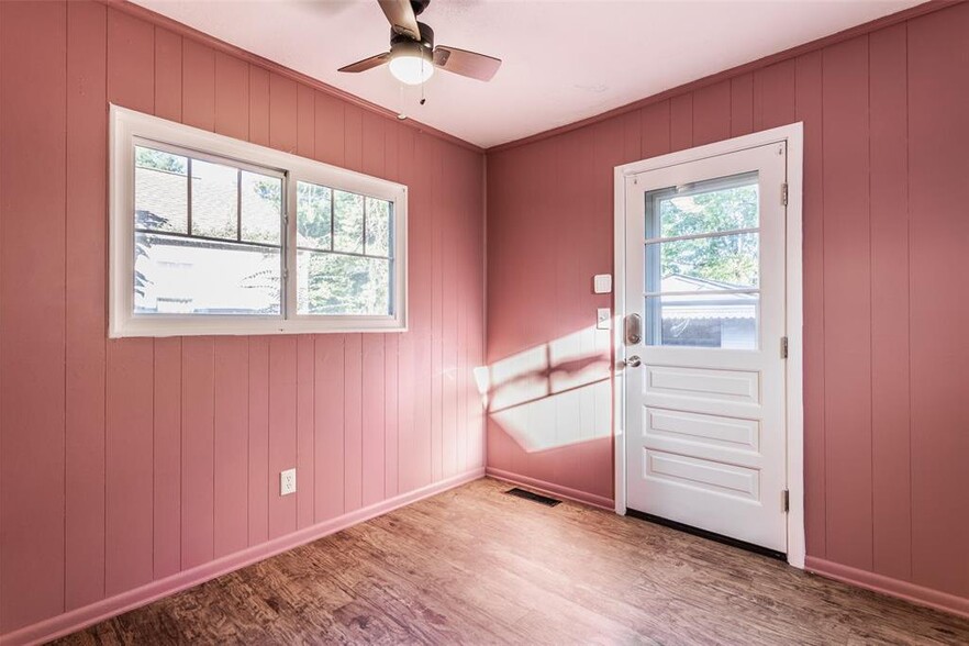 Bonus sun room on back of house - 5750 Rawles Ave