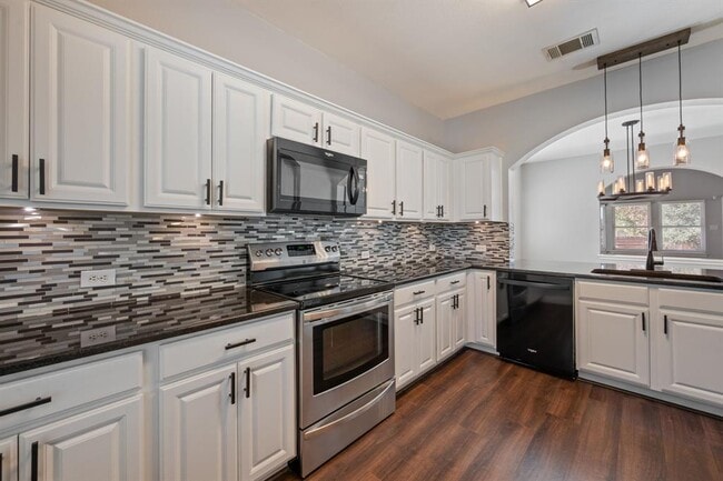 Building Photo - 11814 Bastrop St