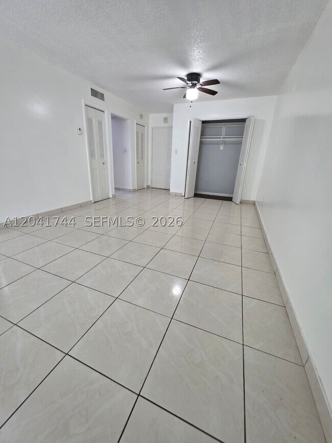 Building Photo - 6930 Miami Gardens Dr