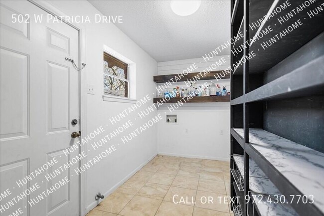 Building Photo - 502 W Patricia Dr