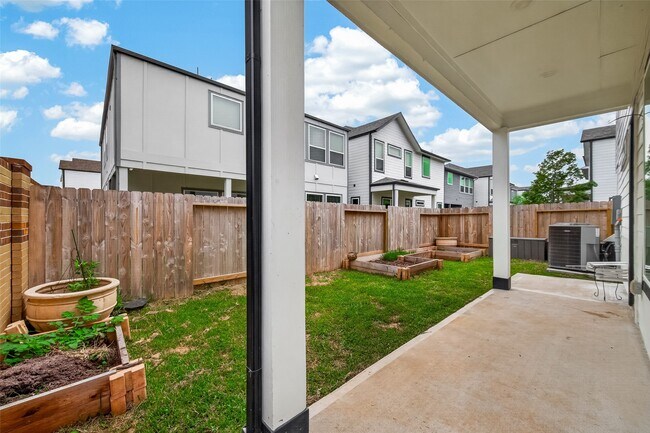 Building Photo - 10022 Cloud Mist Dr