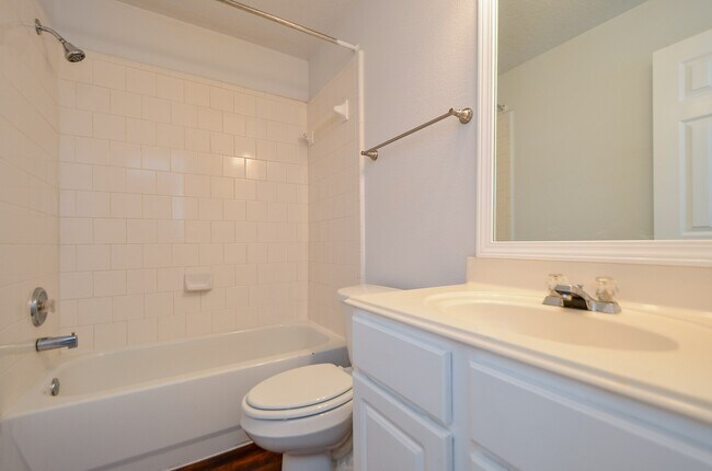 Building Photo - 14410 Pelican Marsh Dr