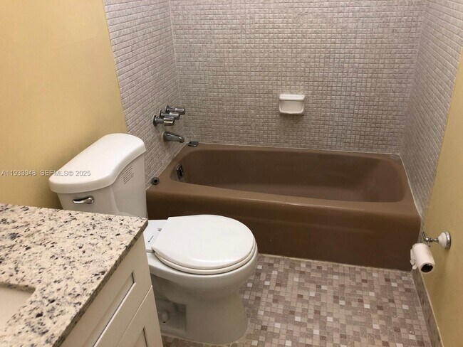 Building Photo - 555 NE 123rd St