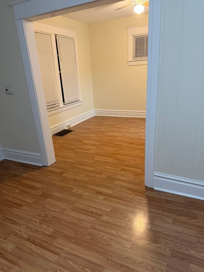 Building Photo - 3 bedroom, 1 bath, 2 story single family house