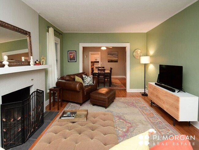 Building Photo - 5022I