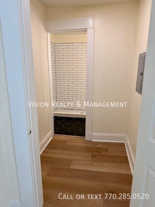 Building Photo - 673 Kennesaw Ave NE