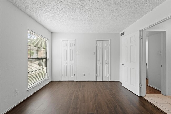 Building Photo - 15151 Berry Trl