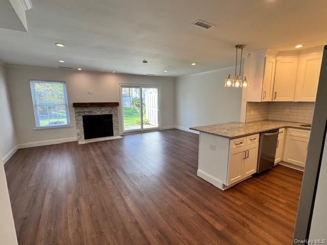 Building Photo - 404 Sara Cir