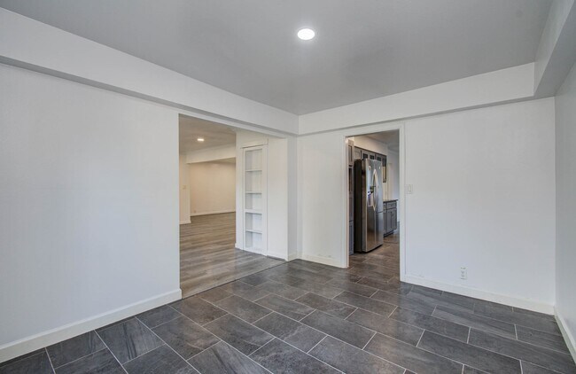 Building Photo - 674 Ravensworth Dr