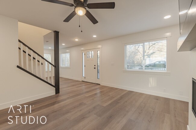 Building Photo - "Stunningly Remodeled 4-Bedroom, 3-Bathroo...