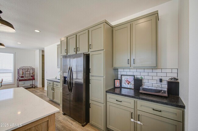 Building Photo - 4057 SOLAR St