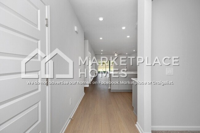 Building Photo - 14773 Mountain Strm Dr