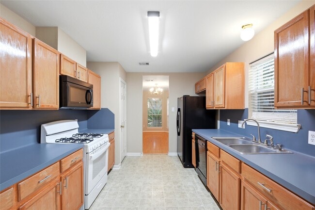 Building Photo - 3924 Highland Vale Ct
