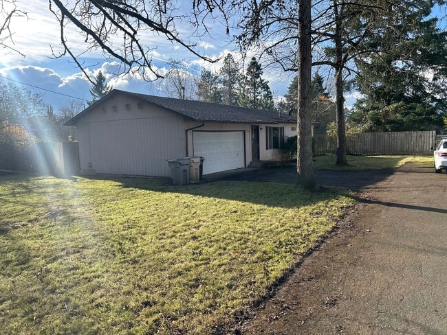 Building Photo - No Rent Until February!! 3 Bedroom 1 Bath House Country Feel with City Access!