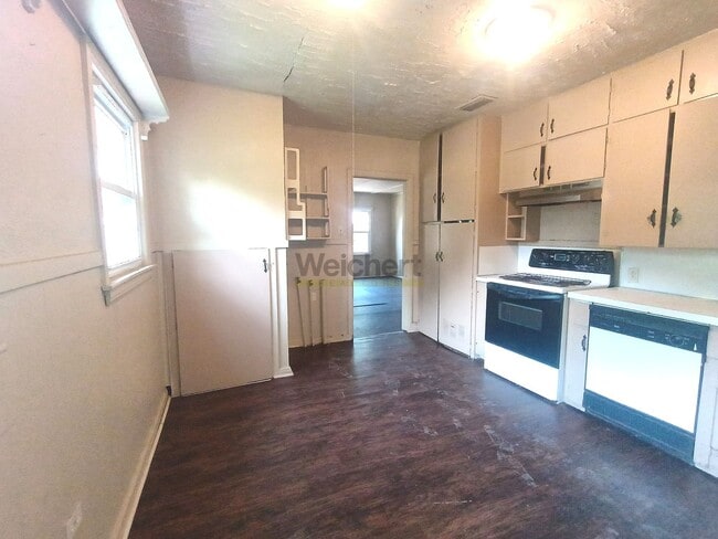 Building Photo - Cozy 2Bed/2Bath House