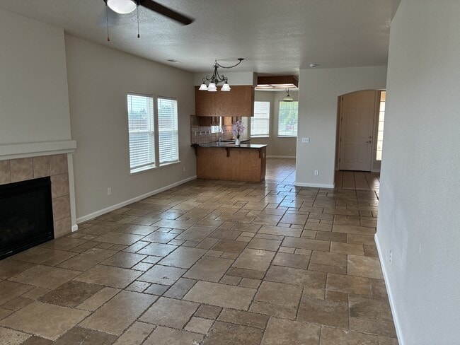 Building Photo - 3197 Dinkey Creek Ave