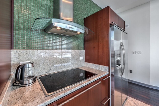 Building Photo - 4471 Dean Martin Dr
