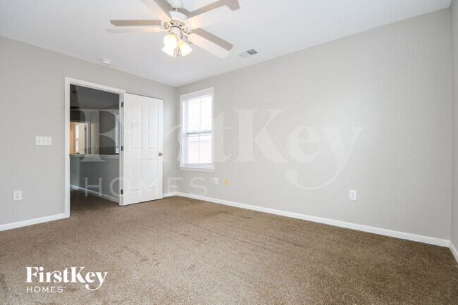 Building Photo - 405 Verbena Ave