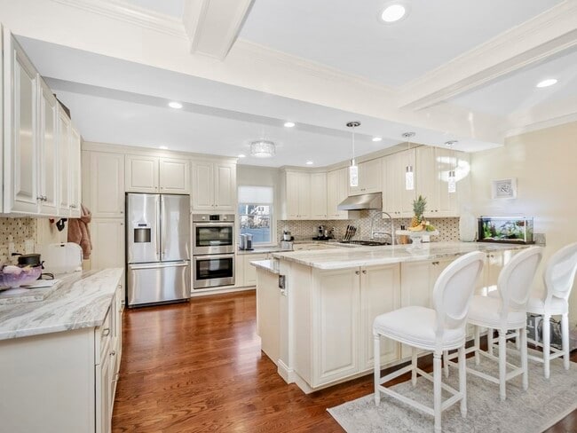 Building Photo - 50 Rowe St