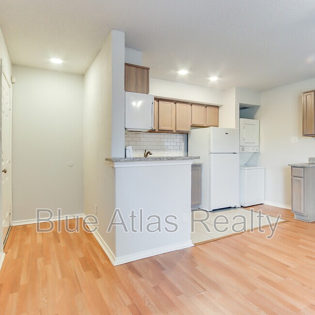 Building Photo - 9809 Walnut St