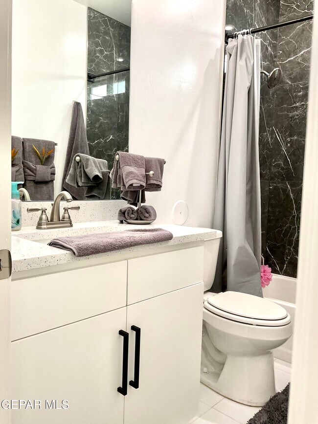 Building Photo - 8919 Eclipse St