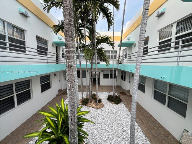 Building Photo - 326 Wilson St