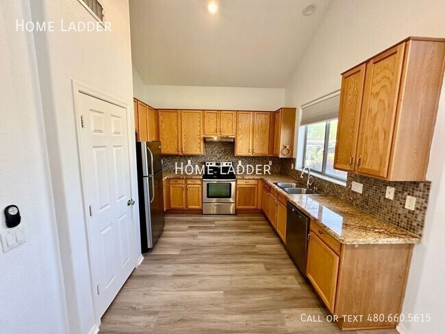 Building Photo - 13201 W Rimrock-