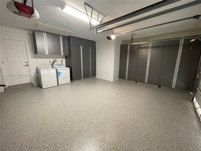 Building Photo - 10343 SW 114th St