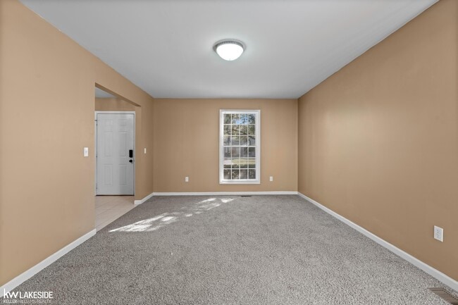 Building Photo - 2199 Edgestone Dr