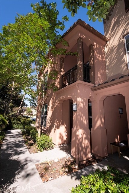 Building Photo - 6 Martino