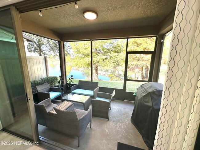 Building Photo - 7041 Beauhaven Ct