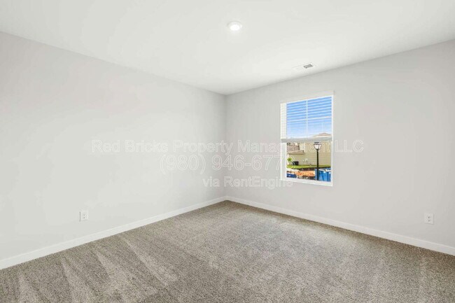 Building Photo - 2160 Blue Sky Mdws Dr