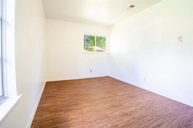 Building Photo - 8204 Easter Cove