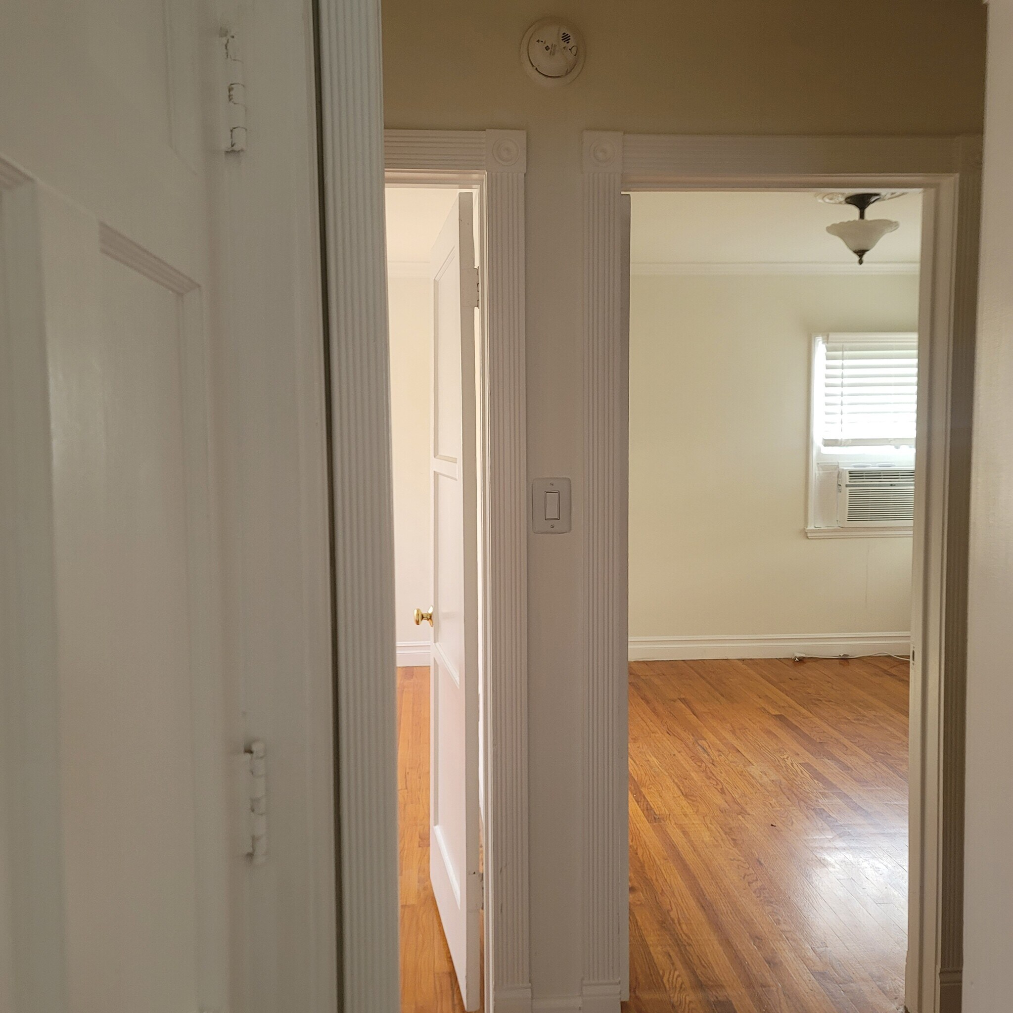 Building Photo - 5025 Cahuenga Blvd