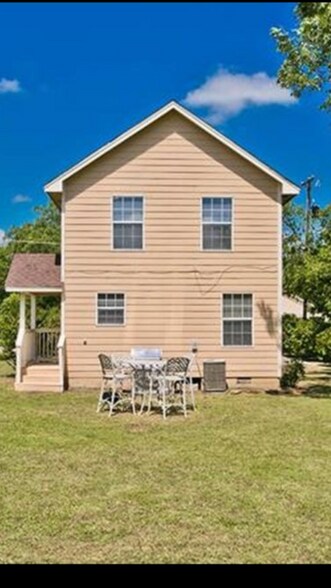 Back View - 404 S Texas Dr