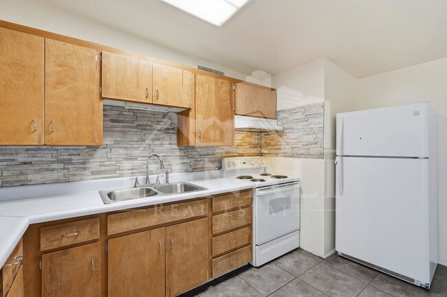 Building Photo - 1808 W Caravelle Rd