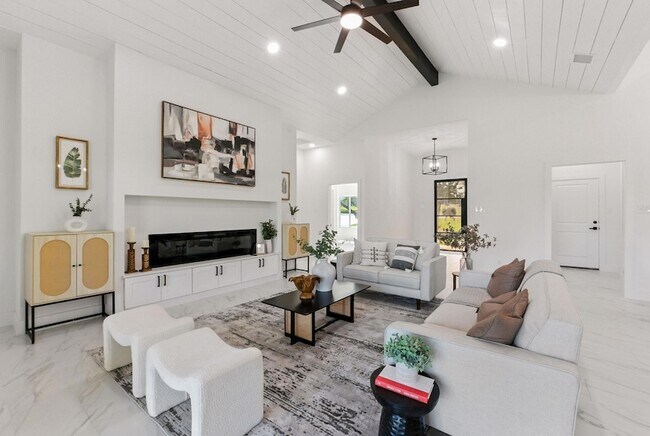 Building Photo - 418 Bedford Dr