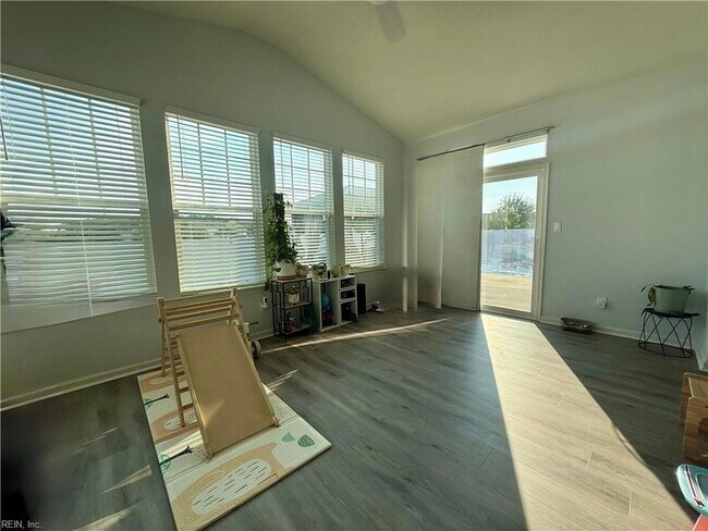 Building Photo - 937 Arrowleaf Way