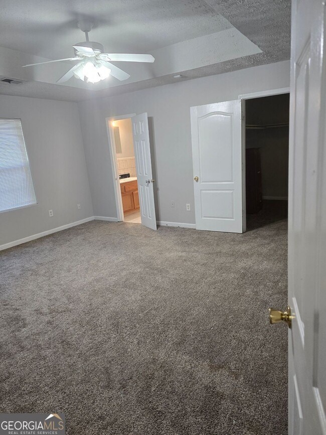 Building Photo - 3725 Collier Dr NW