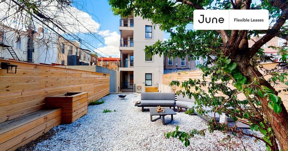 Building Photo - Cozy Private ROOM in Crown Heights