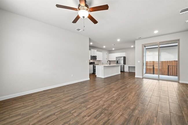 Building Photo - 8003 Orizzonte St