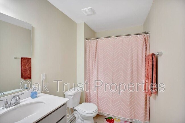Building Photo - 142 Airy Dr