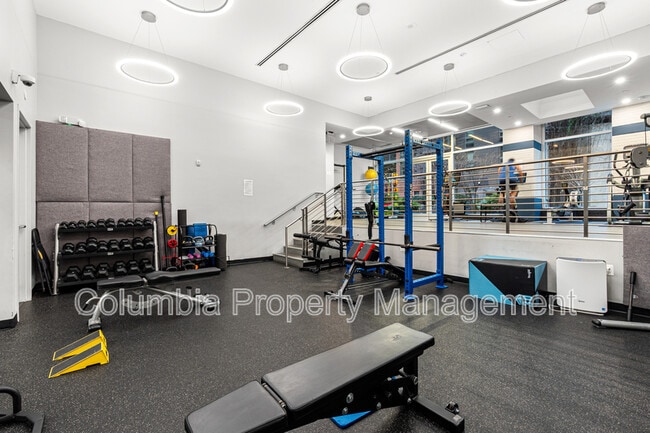 Building Photo - 1025 1st St SE