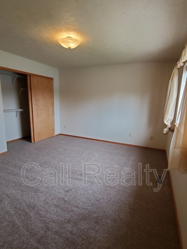 Building Photo - 6311 W Selkirk Ave