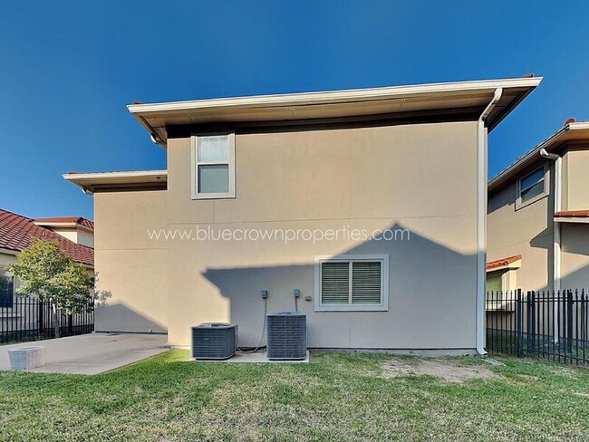 Building Photo - 2065 Pontchartrain Dr